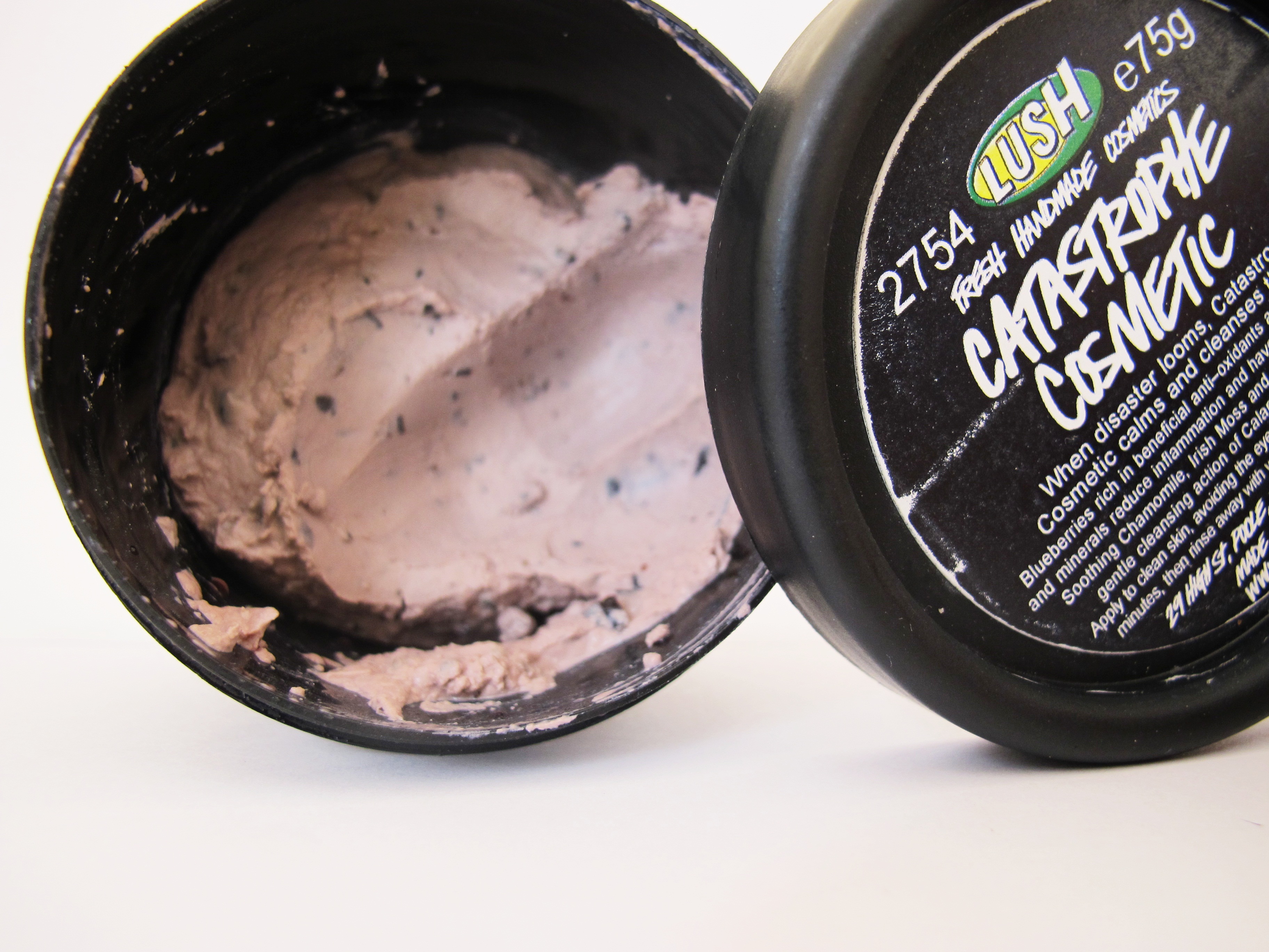 Review: Lush ‘Catastrophe Cosmetic’ Face Mask