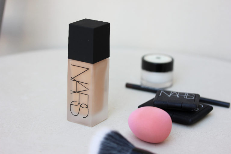 Nars All Day Luminous Weightless Foundation